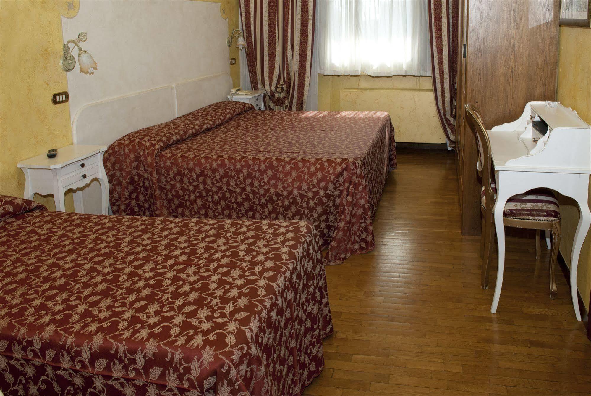 Ai Ronchi Motor Hotel Brescia Luaran gambar